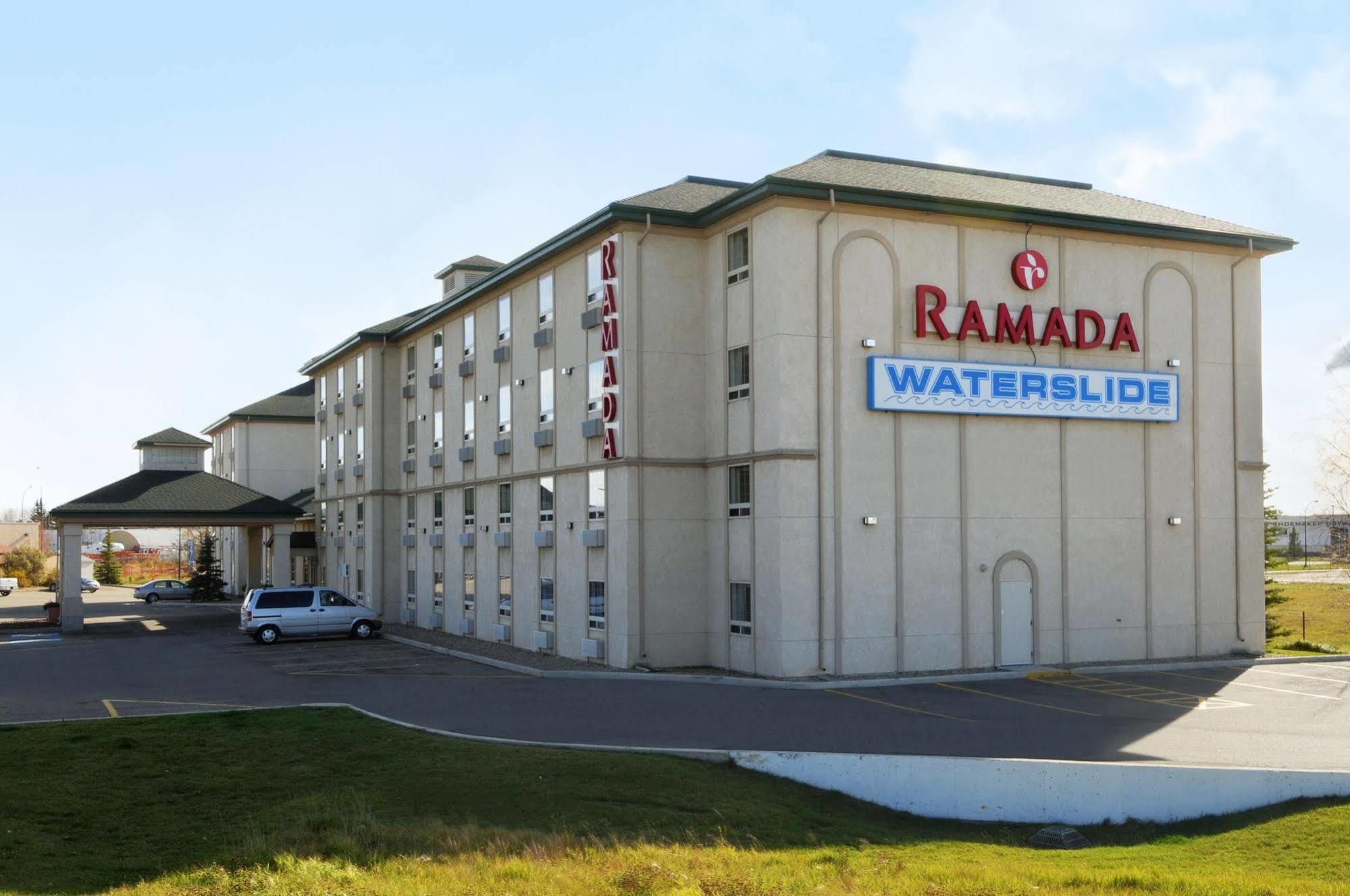 Ramada By Wyndham Red Deer Hotel & Suites Exterior photo